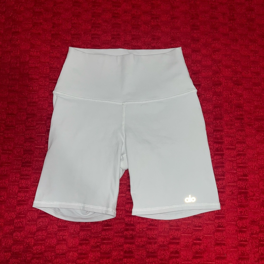Alo Yoga High-Waist Biker Shorts Light Gray